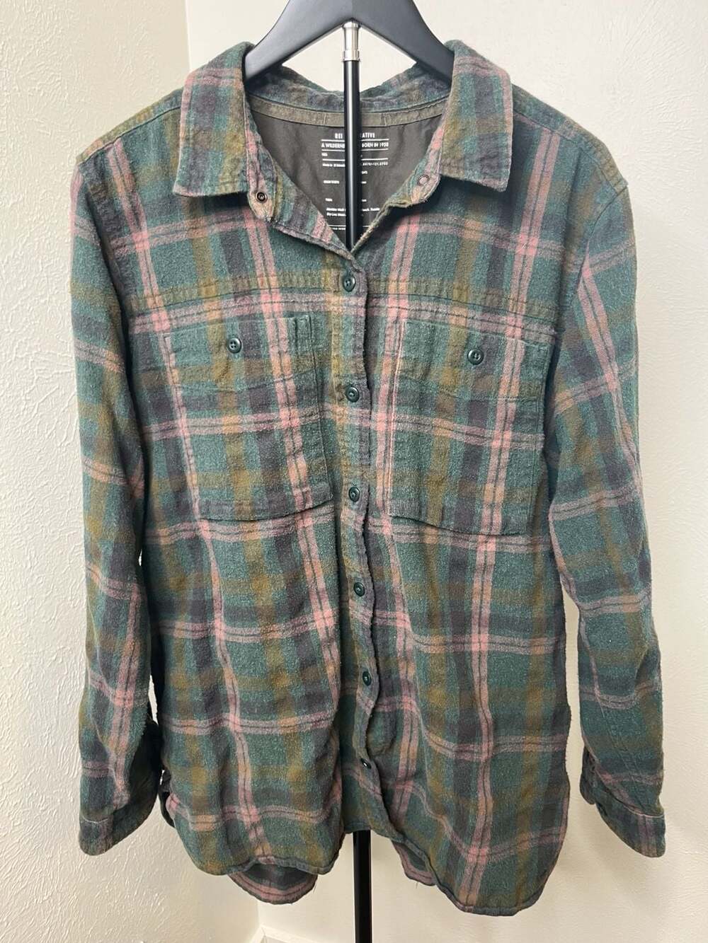 REI Co-op Green & Pink PlaPlaid Outdoor Hiking Button-Down Flannel Shirt Shirt C